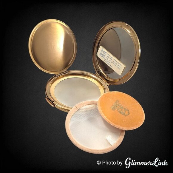 Vintage 1950 Stratton Crinoline Lady Garden Scene Gold Tone Compact - Picture 6 of 10